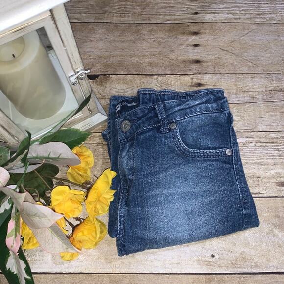 Levi’s Girl's Bermuda Jean Shorts- 16 or 0/ 2 in womens - Picture 3 of 5